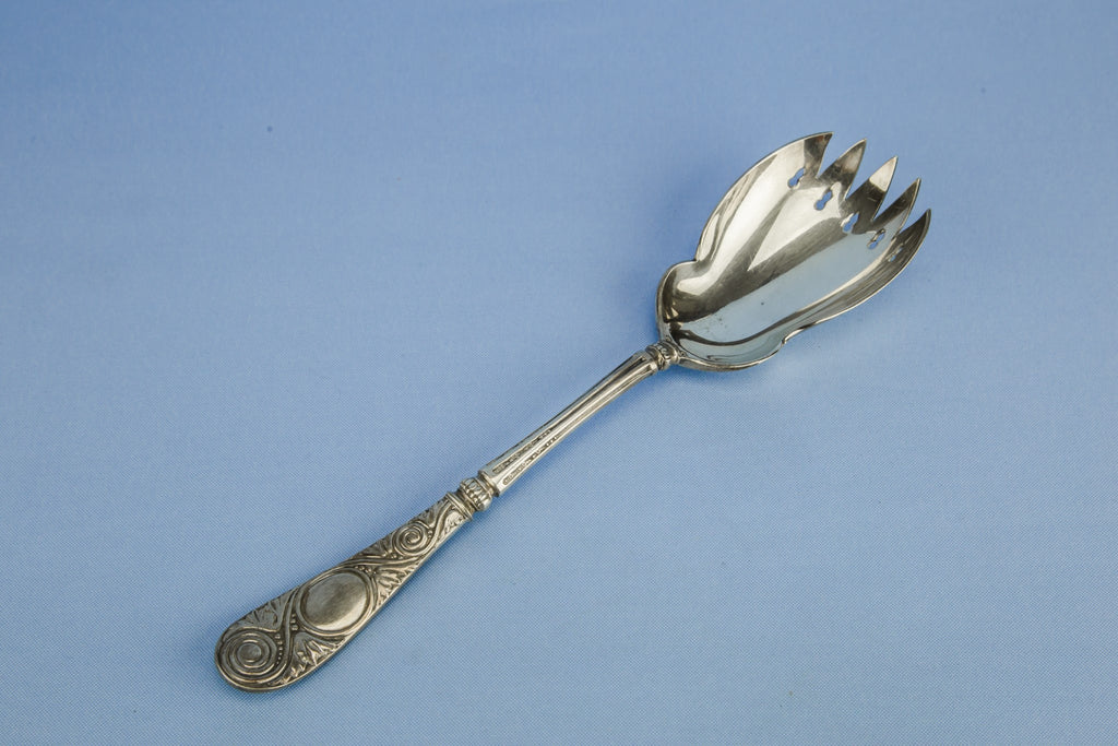 Salad serving spoon