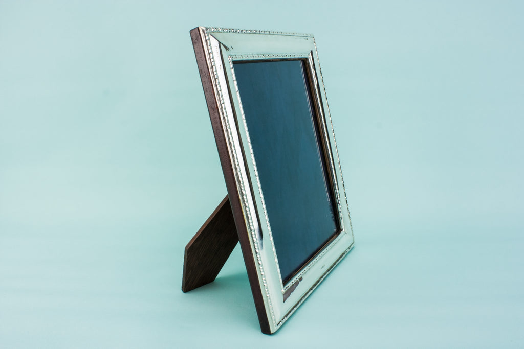 Medium silver frame